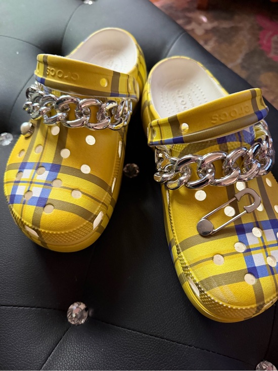 CROCS Shoes - Ladies Yellow Plaid Slip-On Limited Edition Crocs with Chain Accent
